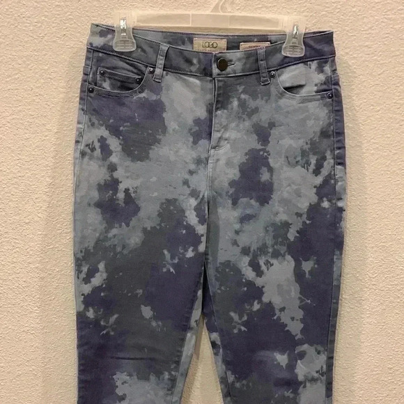 LOGO by Lori Goldstein High Rise Cloud Print Skinny Jeans - Picture 2 of 5